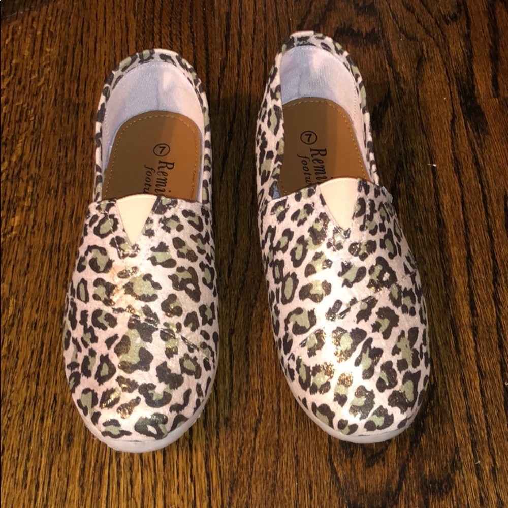 Leopard flats
